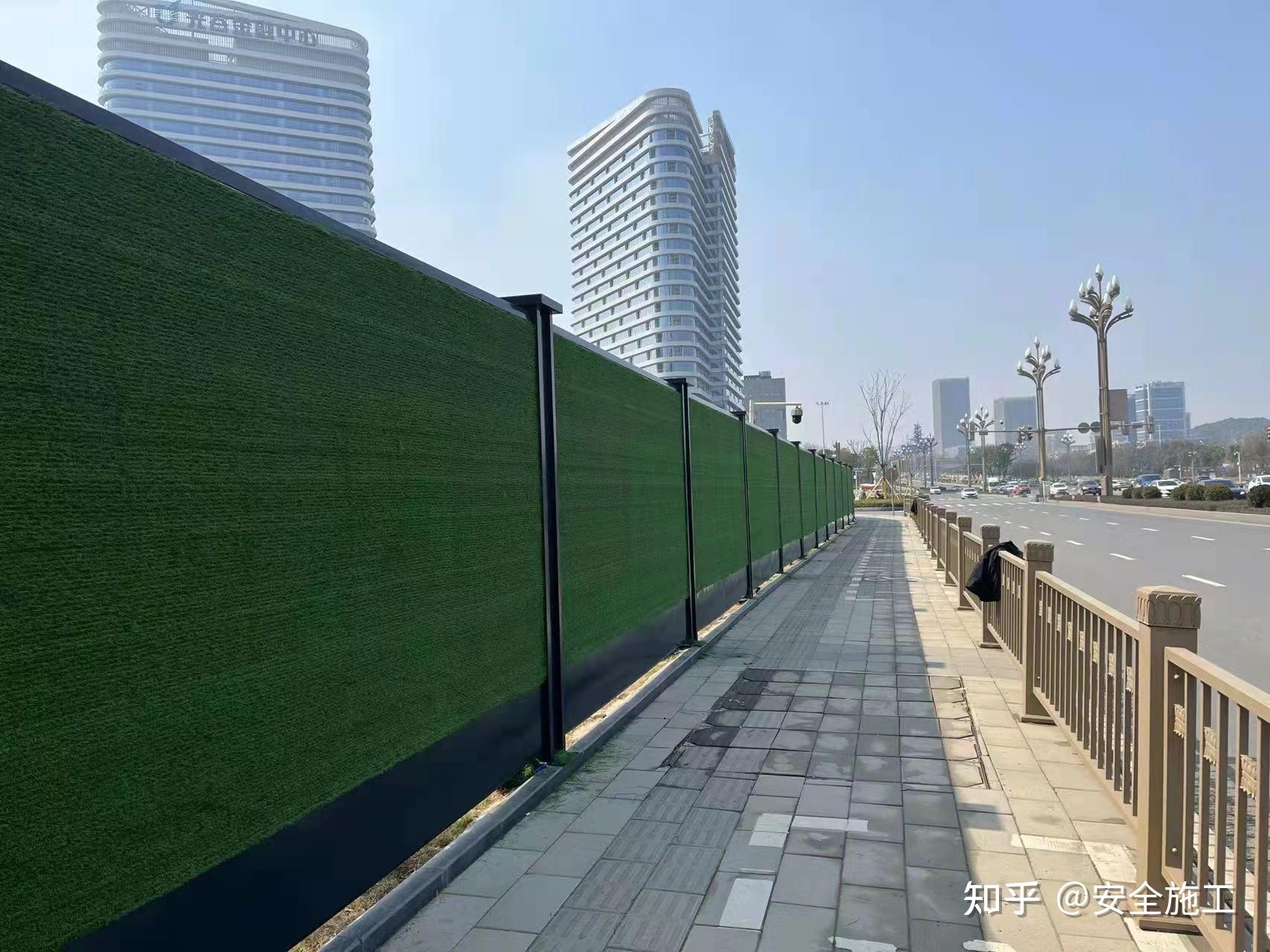 彩鋼圍擋在市政道路工程中的規(guī)范應(yīng)用與價(jià)值